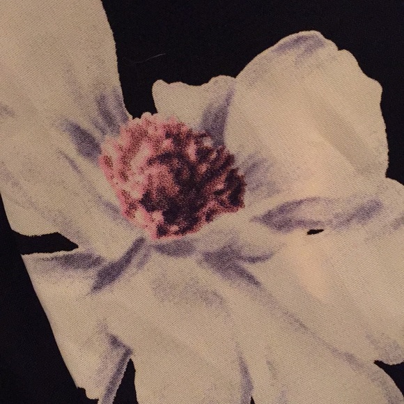 Le Lis Wrap Skirt *NEVER WORN* - Picture 5 of 5